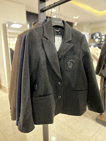 کتی روی جیب سینه دوخت اسب - تصویر 4