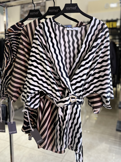 چپ و راستی رو کمر سگک طلایی